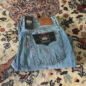 501 Skinny Jeans in Can’t Touch This